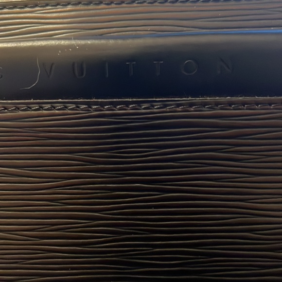ECU black Authentic Louis Vuitton Saint Tropez EPI SMOKE FREE NO ODORS - Picture 2 of 8